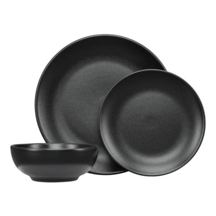 What is dinnerware made of